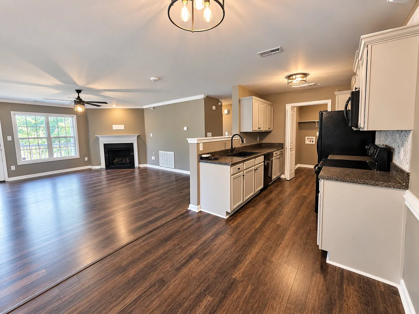 1305 Kershaw Loop — Photo 4