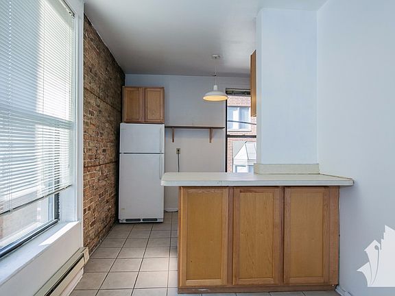 3rd image of 1220 N Dearborn St #1218-A1