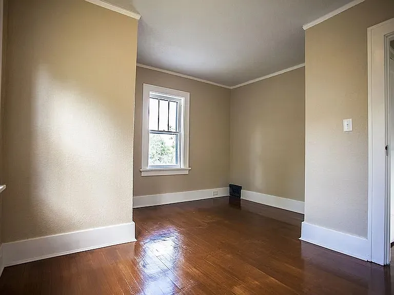 829 Chicago Ave — Photo 11