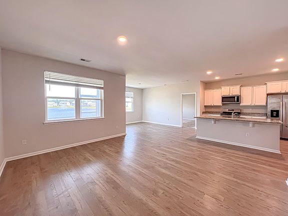 4th image of 652 Black Pearl Way