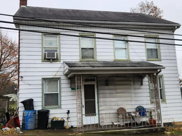 21 Baltimore St, Spring Grove, PA 17362
