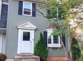 34 Benton Ct, Sterling, VA 20165