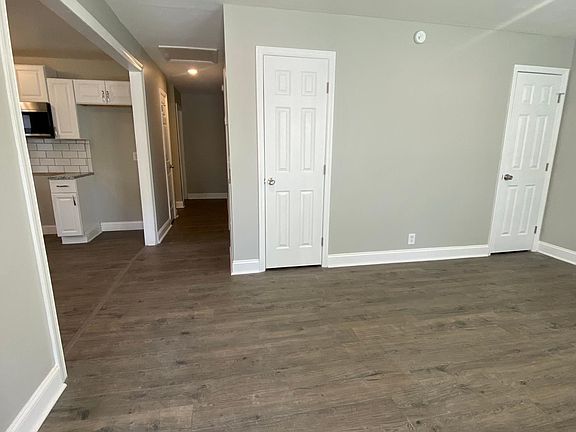 5th image of 2216 Lindell Ave