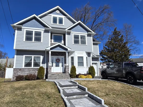 7 Cornell Circle, Clark, NJ 07066