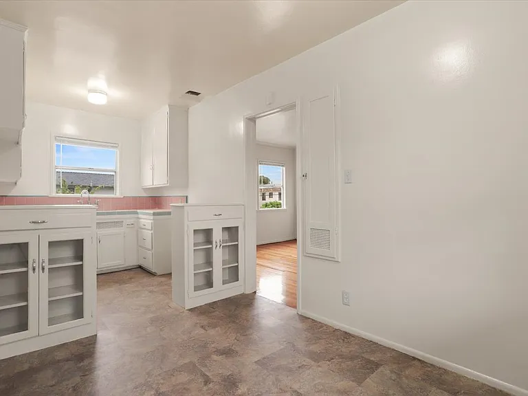 4075 Venice Blvd #10 — Photo 5