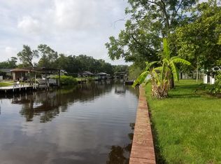 9924 Penninsular Dr, Gibsonton, FL 33534