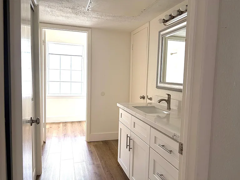 9809 Richmond Ave #E5 — Photo 11