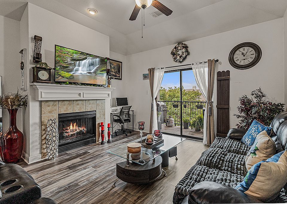 1st image of 1881 Signal Ridge Pl