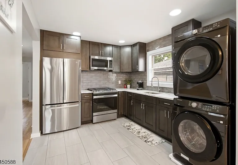 19 Evelyn Ct #2 — Photo 5