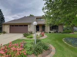 2408 Lakewood Dr, Champaign, IL