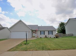 1910 Fieldstone, Washington, IL 61571