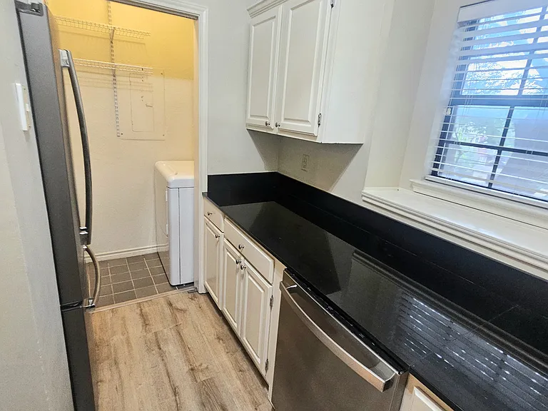 6004 Auburndale Ave #C — Photo 5