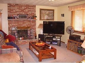 3rd image of 27 Lori Dr