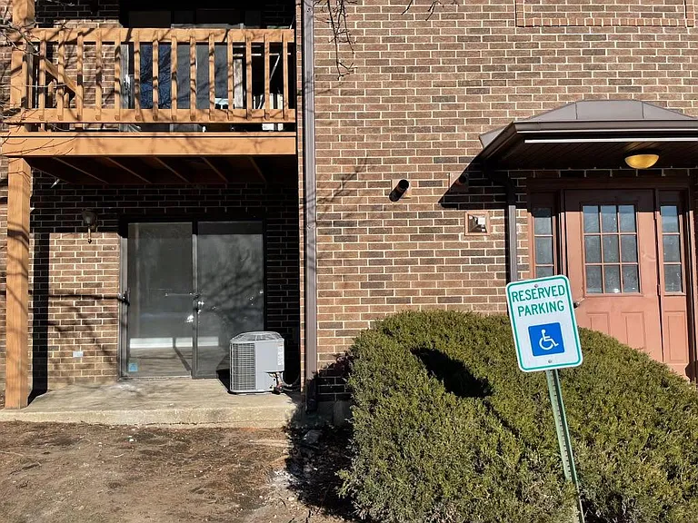 2252 Abbeywood Dr #A — Photo 2