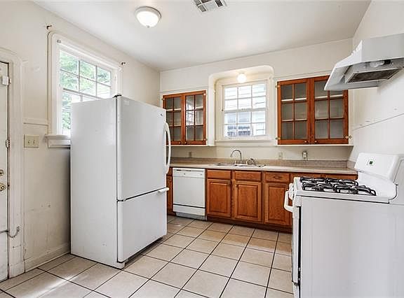 5th image of 8506 S Claiborne Ave