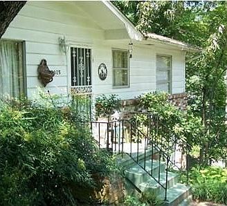 4th image of 2325 Kantebury Dr