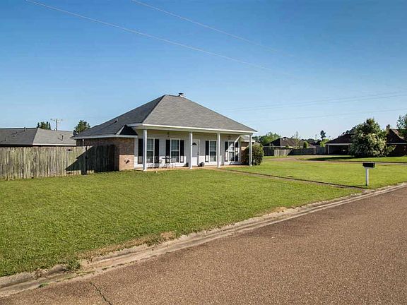 3rd image of 5021 Wagonwheel Dr