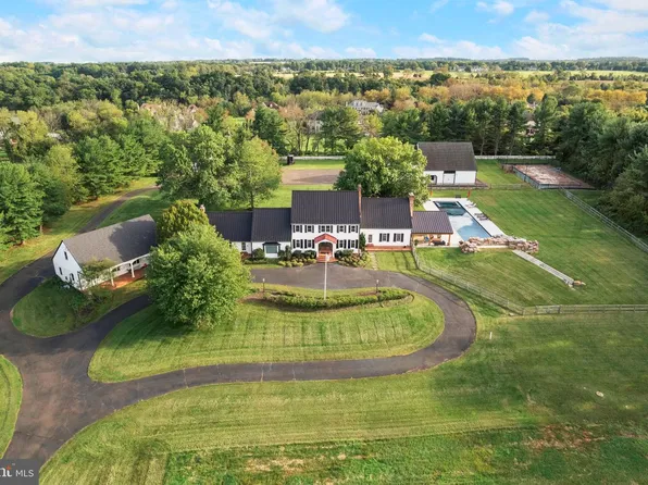 360 Woodhill Rd, Newtown, PA 18940