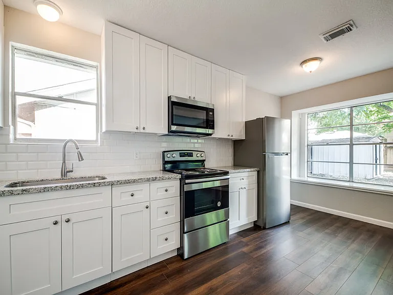287 Eldon St #1 — Photo 14