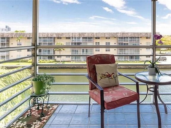 3rd image of 3600 NE 170th St APT 412