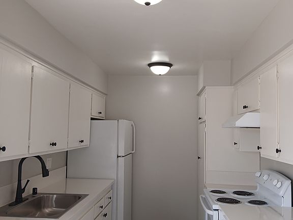 2nd image of 560 W Gonzales Rd APT 20