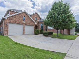 2589 Shoreview Dr, Grand Prairie, TX 75054