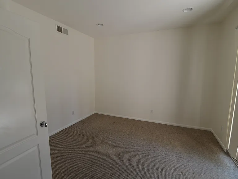 1299 Blue Jean Way #2 — Photo 3