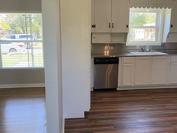 4th image of 408 Jefferson Ave