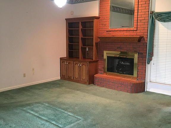 4th image of 5270 Pear Dr