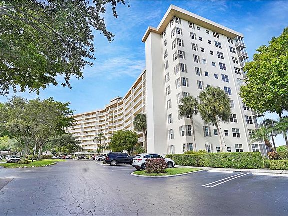 2nd image of 3507 Oaks Way #603