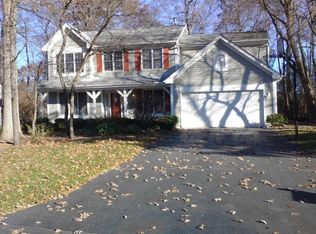 3204 Carriage Hill Rd, Island Lake, IL 60042