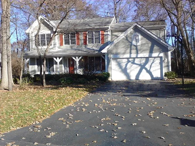 3204 Carriage Hill Rd photo 1