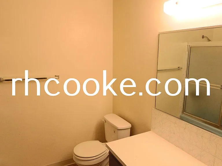 5711 N Greenwood Blvd — Photo 10