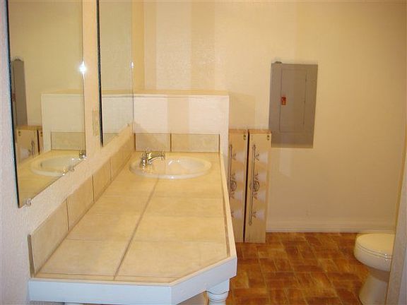 4th image of 7661 Meadow Wood Dr