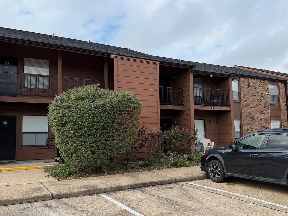 904 University Oaks Blvd #90