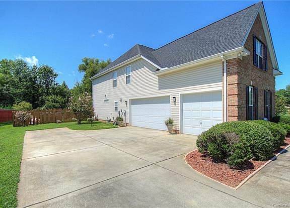 4th image of 6011 Lowergate Dr