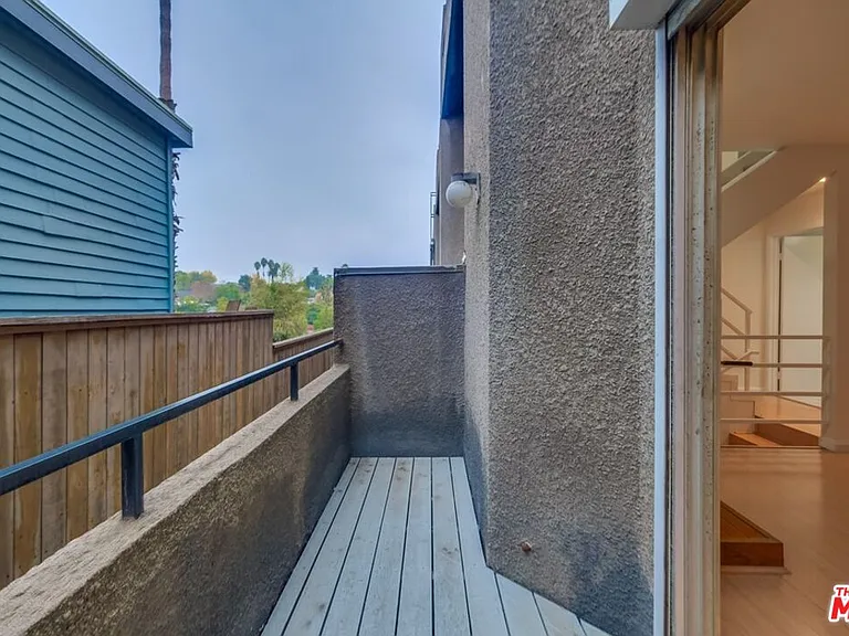 1077 W Kensington Rd #3 — Photo 55