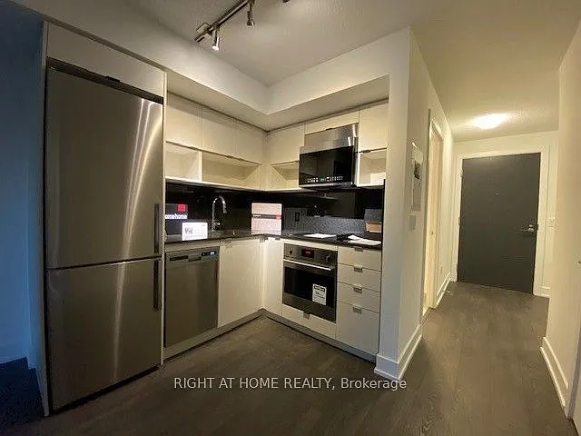 9 Mabelle Ave #2821 — Photo 13