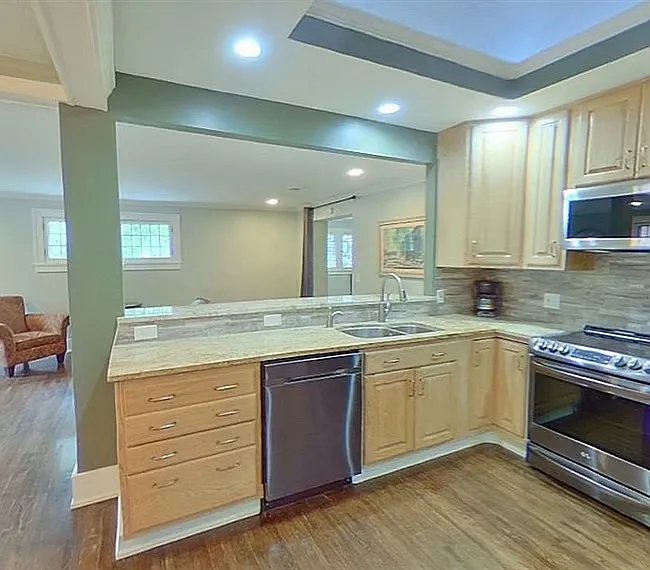 2 bed, 1353 sqft, $1,900 — Photo 1