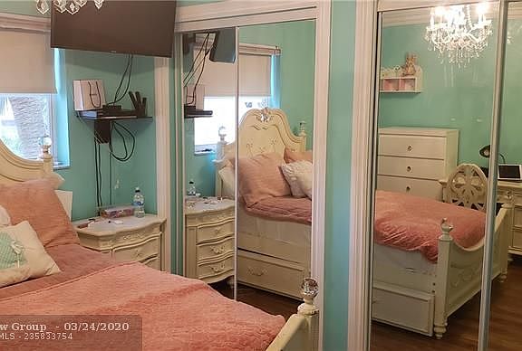 2nd image of 959 SE 2nd Ave APT 253