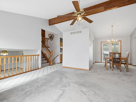 3rd image of 752 Rosanne St