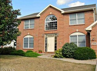 2918 Fox Creek Rd, Bloomington, IL 61705