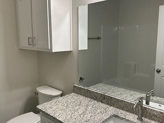 3rd image of 621 10th St NE #101