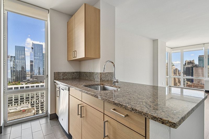 1st image of 125 W 31st St APT 57F