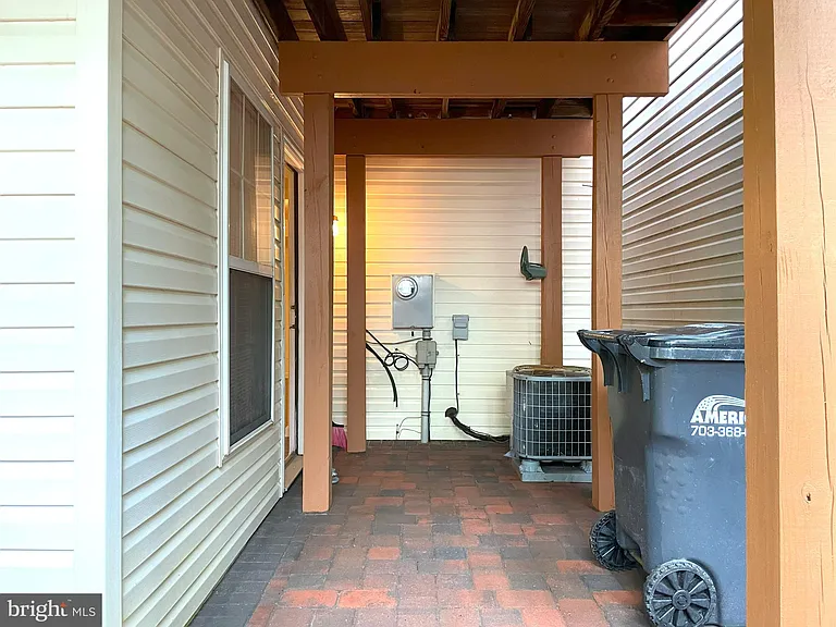 2540 Banshire Dr — Photo 50