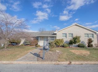 7213 Kingstead Dr, Slatington, PA 18080