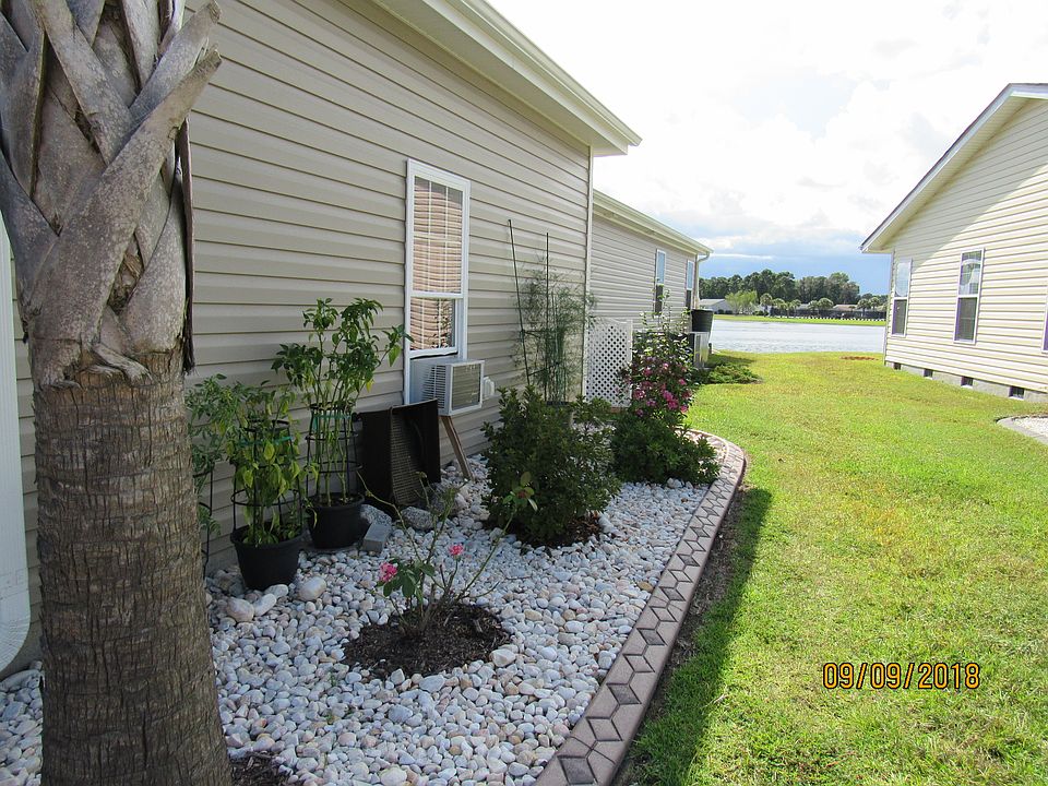 2nd image of 218 Lakeside Crossing Dr