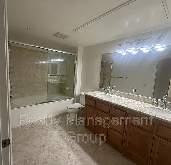 301 W G St #307 — Photo 11