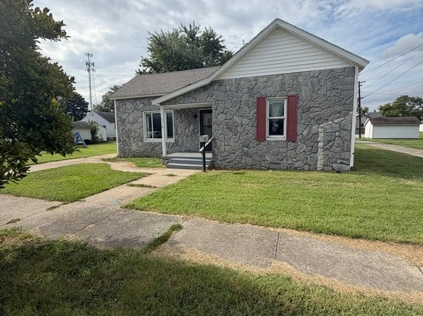 110 W Webb St, Carmi, IL 62821