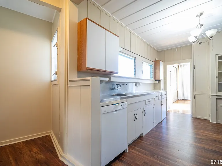 2417 Parker Pl — Photo 12